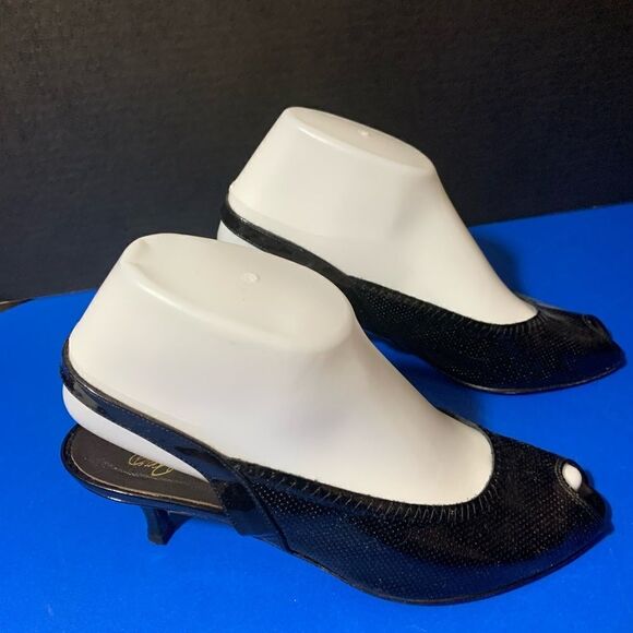 Donald J Pliner Kitten Heel Slingbacks - Picture 3 of 6